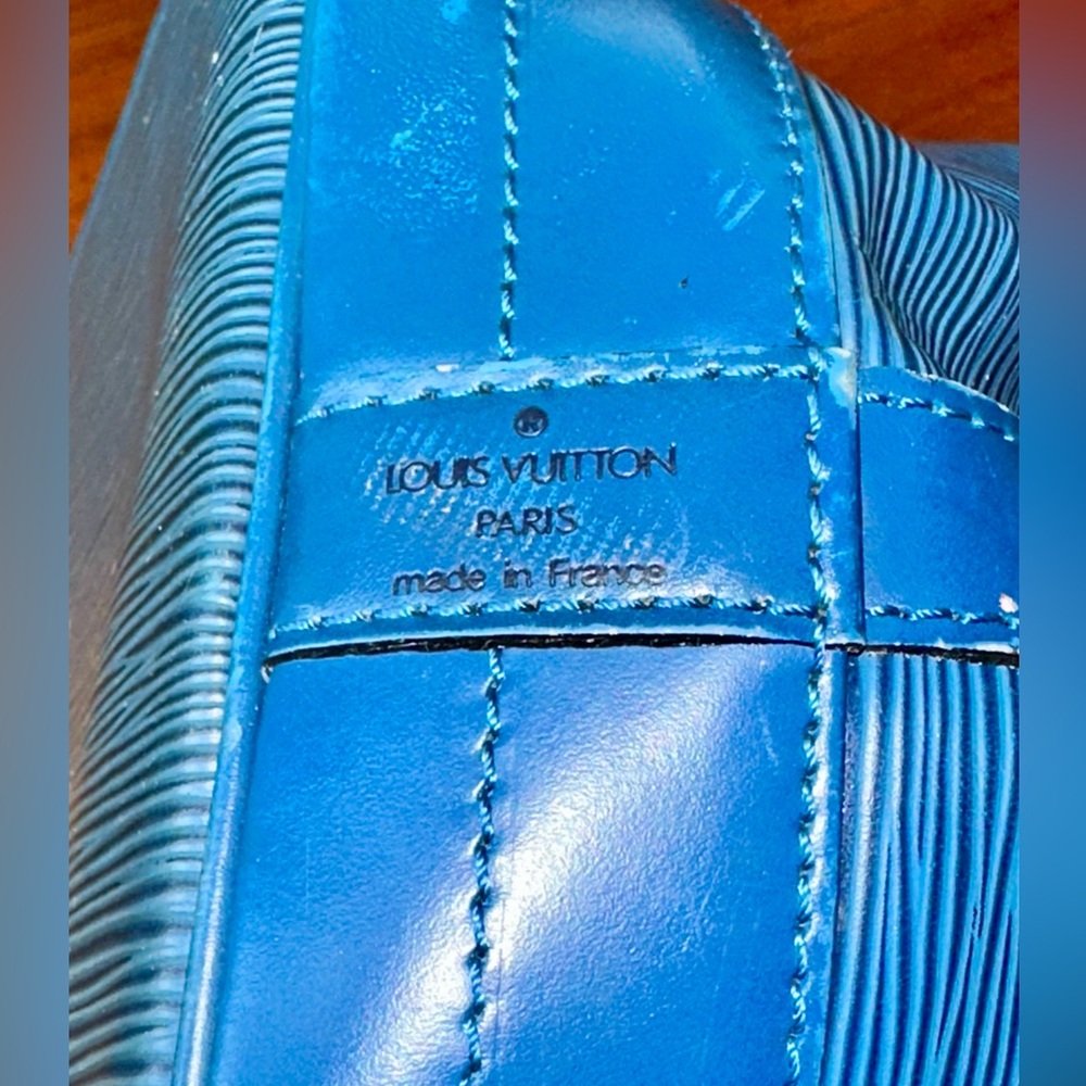 Louis Vuitton Noé Epi Leather Bucket Bag in Toledo Blue - Picture 6 of 16